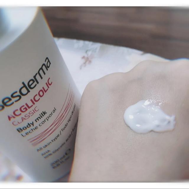 用了身体乳身体长红色痘痘