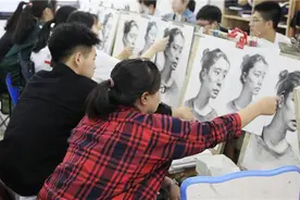 艺术生，别再被谎言欺骗了，想走艺考道路，考虑清楚三点再说图片