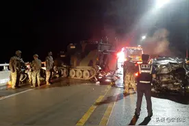 装甲车撞上私家车，到底哪辆更安全？图片