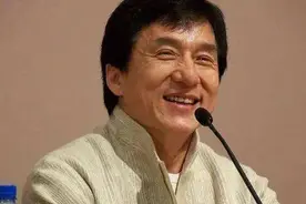 看完明星的座驾，我觉得人设就是个玩笑图片