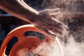 真高手，双手没什么茧！手指硬拉了解一下图片