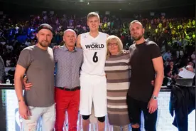 身高突破家族基因限制的五大NBA球员图片