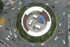 小河转盘，该不该拆？图片