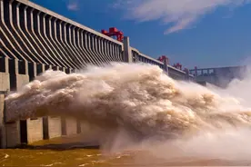 为了防洪的水库，为什么总是在汛期泄洪，旱季反倒不泄洪？图片