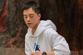 男士戴手表有哪些讲究，记住“三要三不要”，凸显品味更具魅力图片