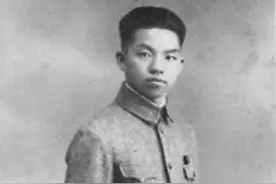 王亚文：知道周恩来住处的大秘密，凭一根大烟斗在国民党高层游走图片