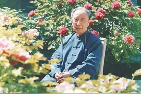 郭沫若死前：吐出最后两个字，留下一个遗愿，并为自己找好墓碑图片