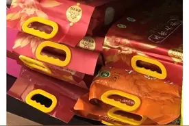 粮食危机要来？有人已经抢了40袋大米？需要跟吗？图片