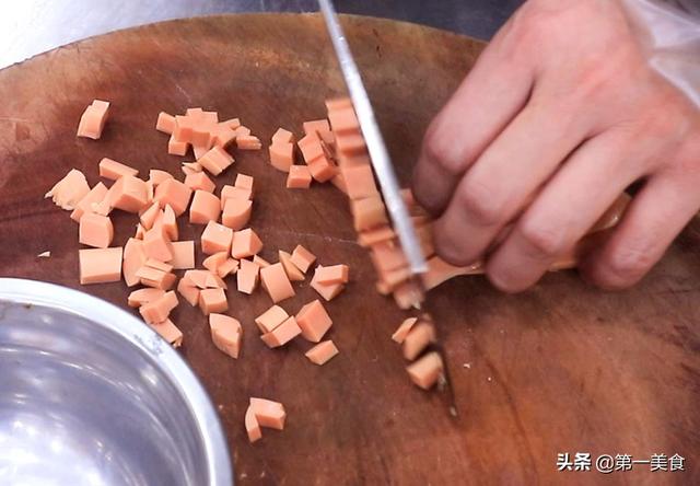 “蛋炒饭”家常做法，这几个技巧很关键，米饭金黄松散，粒粒分明