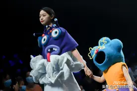 2021中国（广东）大学生时装周：广东工业大学艺术与设计学院2021届服装专业毕业设计作品展演图片