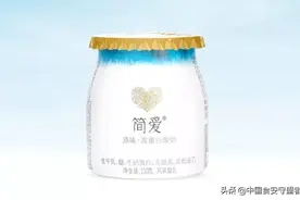 酸奶中惊现虫卵孵化成虫，简爱酸奶争议不断，质量安全或为主因图片