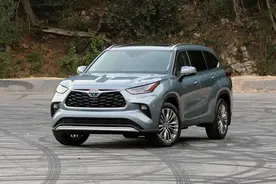 顶配混动丰田汉兰达：豪华又省油的三排座大家伙图片