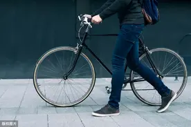 股骨头坏死功能锻炼不能丢，但是也要有方法图片