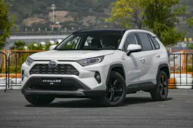手握25万想买SUV，选豪华品牌低配，还是普通品牌高配图片