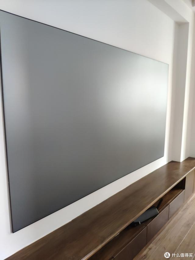 你以为是墙？不！它是电视机！投影入门：画卷幕布菲斯特S1测评