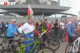 父子同心：卢卡申科长子骑行支持父亲，对白俄罗斯未来充满信心图片