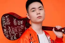 王者荣耀：寂然与外挂五排，宣布停播，主动要求官方封号图片