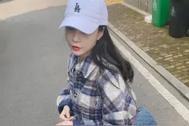 沈梦辰晒海涛掌镜的男友视角街拍，他们太甜了图片
