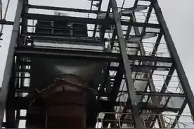 70吨吊车20米超3吨，这是上岗5天的女徒弟水平？图片