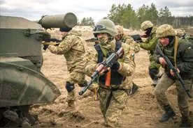 国土相当4个北京，小国仅2万士兵却突袭奥塞梯，普京反应特别直接图片