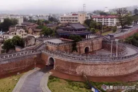 四川有座600年的古城，古城免门票登古城楼1元，却很少有游客知道图片