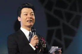 43岁做“央视一哥”，妻子貌美资产过亿，任鲁豫事业家庭双丰收图片