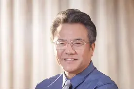 “话剧王子”张秋歌：与母亲冷漠十多年，和闪婚妻子的婚姻成谜图片