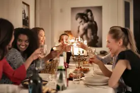 她们为什么要扮住宝格丽酒店的“名媛”图片