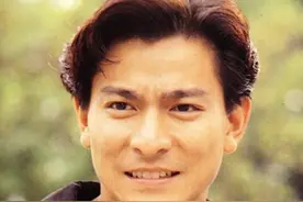 刘德华帮亲弟已成富豪，亲姐却穷困潦倒，他为何说：绝对不帮她图片