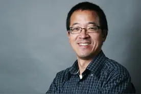 饱受争议的俞敏洪，当年高考英语多少分考上的北大？看完让人服了图片