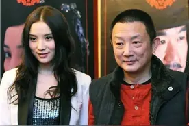16年前，张若昀后妈刘蓓嫁给五婚的张黎，为何却被小宋佳插足？图片