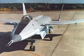 歼10有俄罗斯表兄？外形相似曾是F22头号对手，沦为展馆玩物图片