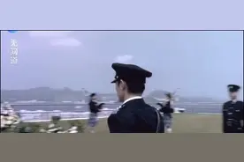 香港警察走个“中式正步”，咋就这么难？图片