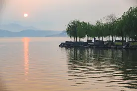 于中华：《人生匆忙，时光不停》图片