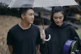 何猷君保姆中了三千万彩票，毫不隐瞒告知雇主，还大手笔送厚礼图片