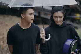 何猷君保姆中了三千万彩票，毫不隐瞒告知雇主，还大手笔送厚礼图片