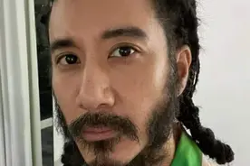 王力宏褪去鲜肉形象大叔范十足，满头脏辫胡子长，不修边幅像野人图片