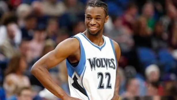 重磅!门户网站恢复NBA季前赛视频直播 球迷需购买会员才能看