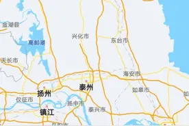 江苏盐城有个县级市，与黄海相连，拥有黄海森林公园图片