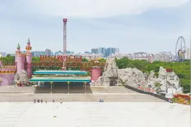 世纪欢乐园关停后：许多人偷入打卡 公共设施被打砸图片
