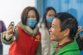 全国人大代表雷冬竹：听力残疾人数居各类残疾之首，建议助听器和电子耳蜗纳入医保图片