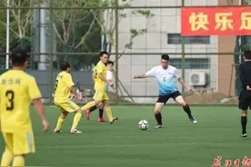 业余如何玩转8人制足球，​争冠热门队主帅来教你图片