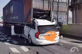 沃尔沃XC90高速追尾大货车 主动刹车为何关键时刻失灵？图片