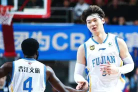 CBA与NBA球员身材对比：郭艾伦比威少小一圈，小斯让大王略显尴尬图片