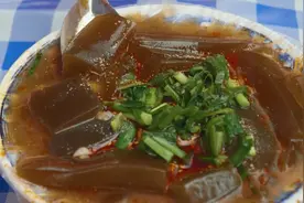 西安路边小摊，10天只出3天摊，6元能吃3大特色图片