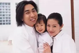 “蜜桃女神”李丽珍：男友不断，嫁丑夫，三人同居，55岁仍单身图片