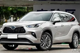 丰田新一代汉兰达四驱尊贵版，此次升级，能否让其实力大增图片