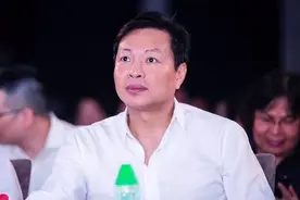 佛山出现一名地产富豪，29岁当老板，目前身价106亿，一年捐1个亿图片