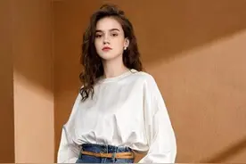 初入职场的女生，不能少了这4款鞋，时尚好看还好搭衣服图片