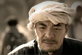 为养家，哥哥15岁下井挖煤，姐姐14岁去山沟拉石头，阎连科偷跑了图片